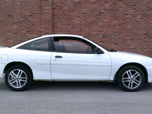 Chevrolet Cavalier 2004 photo 2