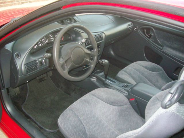 Chevrolet Cavalier 2004 photo 2