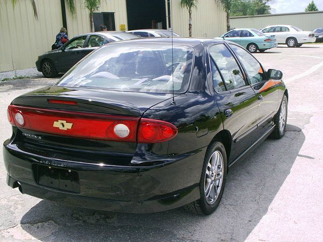 Chevrolet Cavalier 2004 photo 2