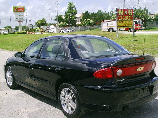 Chevrolet Cavalier 2004 photo 3