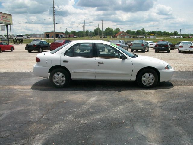 Chevrolet Cavalier 2004 photo 4