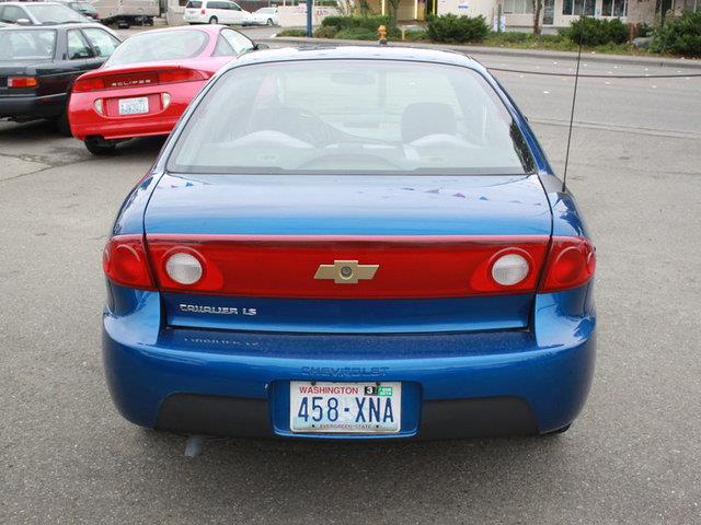 Chevrolet Cavalier 2004 photo 4