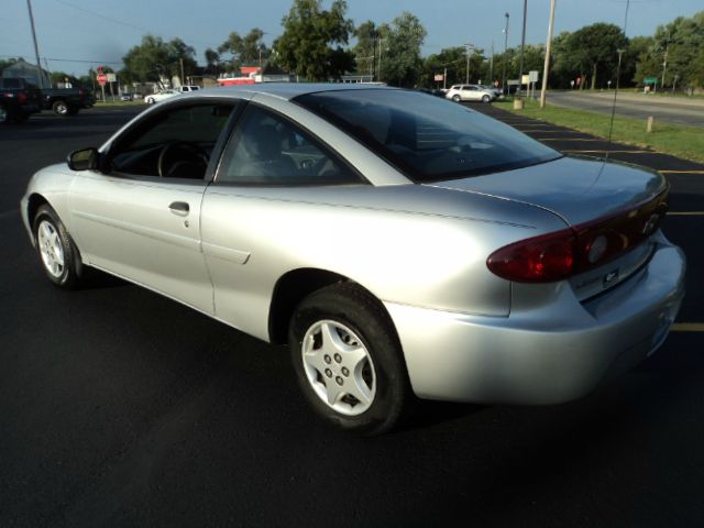 Chevrolet Cavalier 2004 photo 2