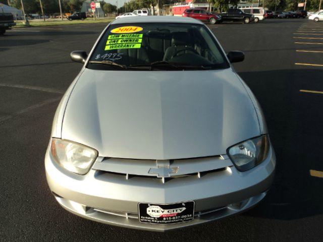 Chevrolet Cavalier 2004 photo 4