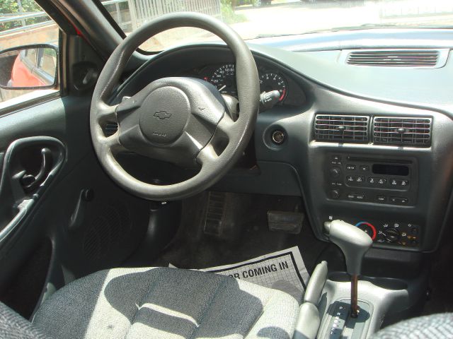 Chevrolet Cavalier 2004 photo 3