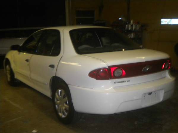 Chevrolet Cavalier 2004 photo 2