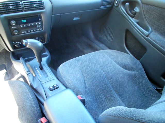 Chevrolet Cavalier 2004 photo 13