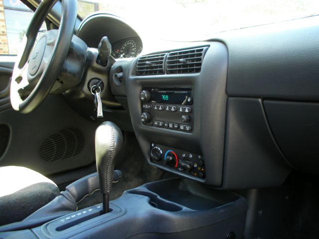 Chevrolet Cavalier 2004 photo 9