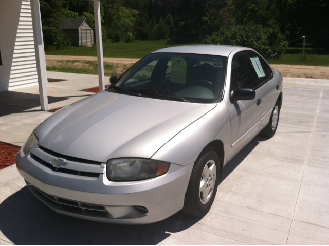 Chevrolet Cavalier 2004 photo 2