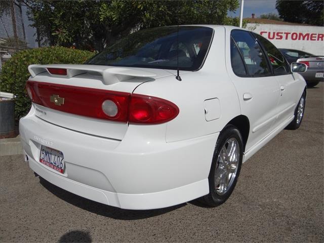 Chevrolet Cavalier 2004 photo 2