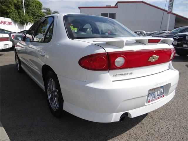 Chevrolet Cavalier 2004 photo 4