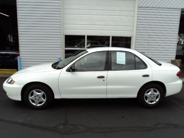 Chevrolet Cavalier 2004 photo 2