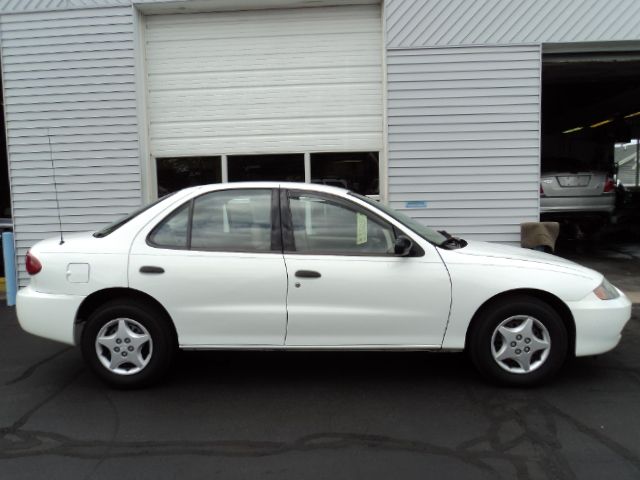 Chevrolet Cavalier 2004 photo 4