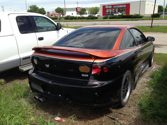 Chevrolet Cavalier 2004 photo 2