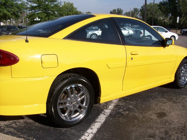 Chevrolet Cavalier 2004 photo 3