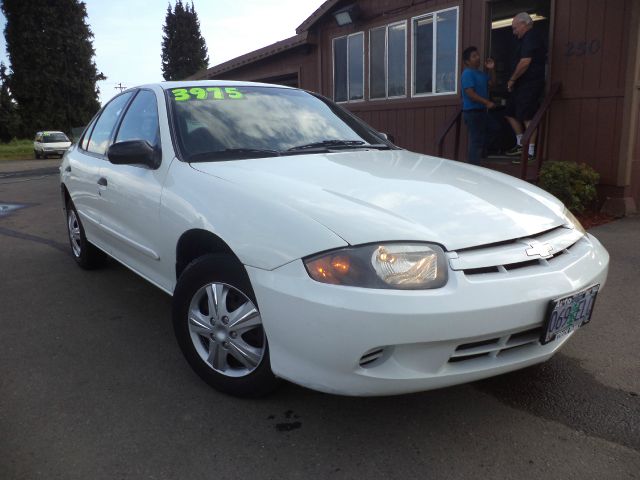 Chevrolet Cavalier 2004 photo 3