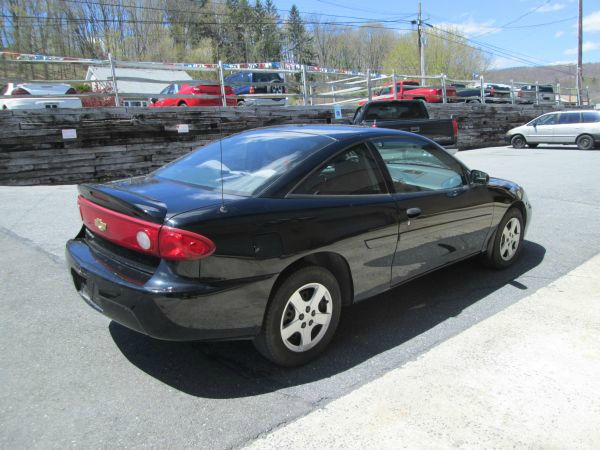 Chevrolet Cavalier 2004 photo 2