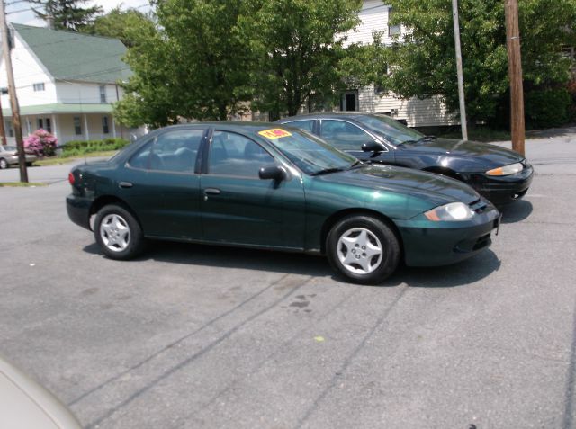 Chevrolet Cavalier 2004 photo 2