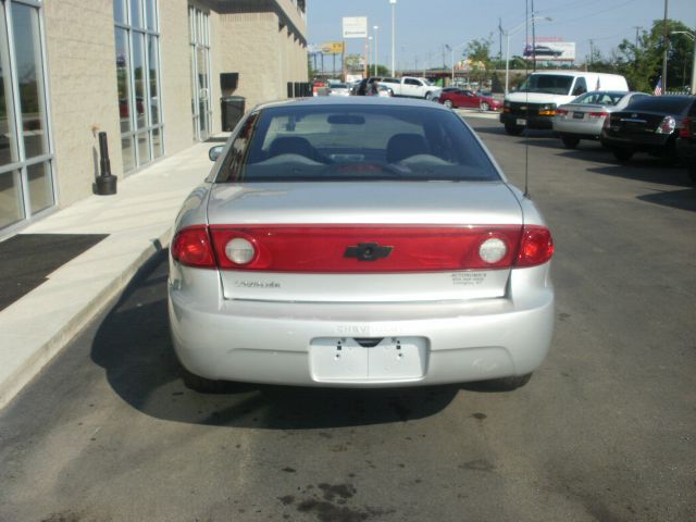 Chevrolet Cavalier 2004 photo 2