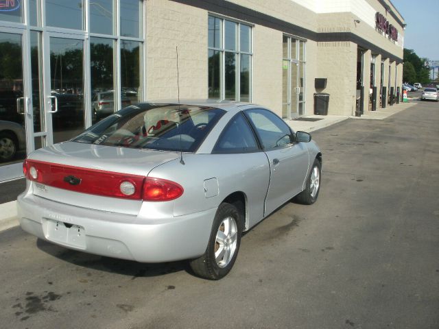 Chevrolet Cavalier 2004 photo 3