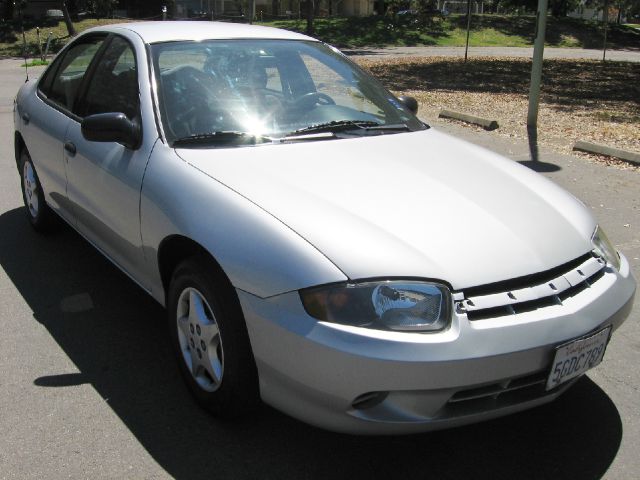 Chevrolet Cavalier 2004 photo 2