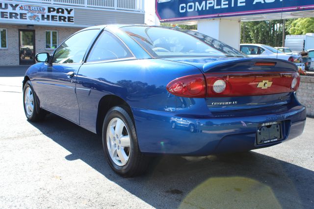 Chevrolet Cavalier 2004 photo 3