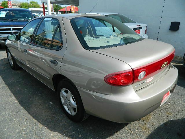 Chevrolet Cavalier 2004 photo 4