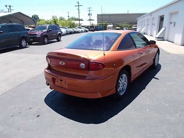 Chevrolet Cavalier 2004 photo 2