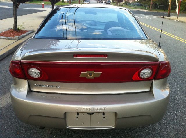 Chevrolet Cavalier 2005 photo 2