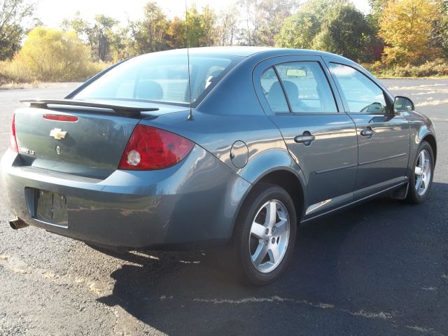 Chevrolet Cobalt 2005 photo 2