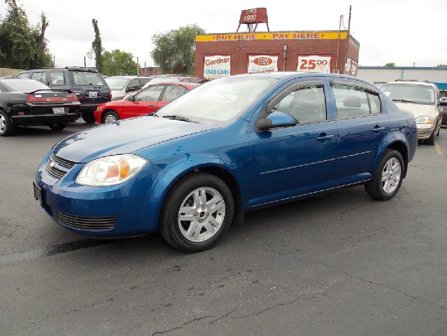 Chevrolet Cobalt 2005 photo 2