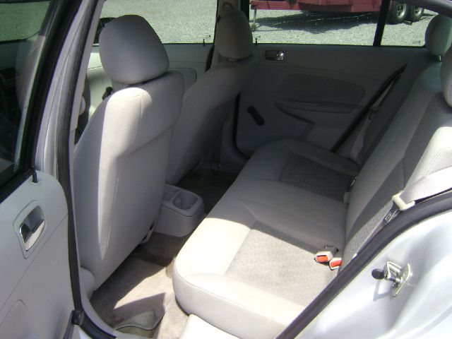 Chevrolet Cobalt 2005 photo 2