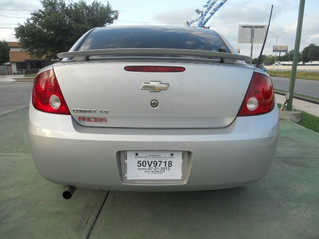 Chevrolet Cobalt 2005 photo 2