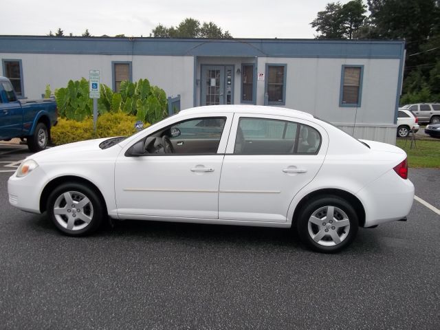 Chevrolet Cobalt 2005 photo 3