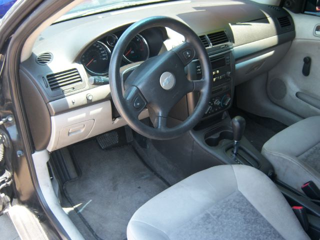 Chevrolet Cobalt 2005 photo 2