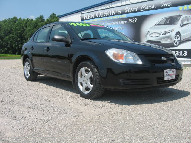 Chevrolet Cobalt 2005 photo 2