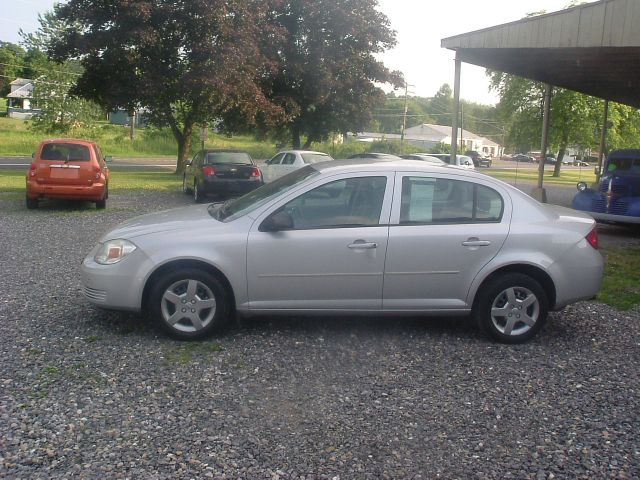 Chevrolet Cobalt 2005 photo 2