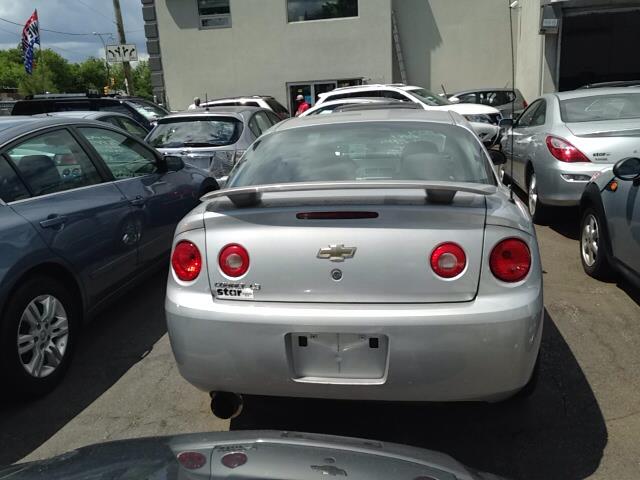 Chevrolet Cobalt 2005 photo 2