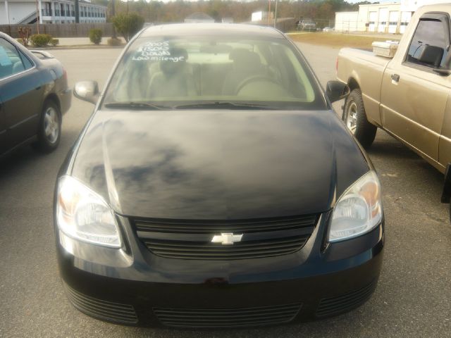 Chevrolet Cobalt 2005 photo 2