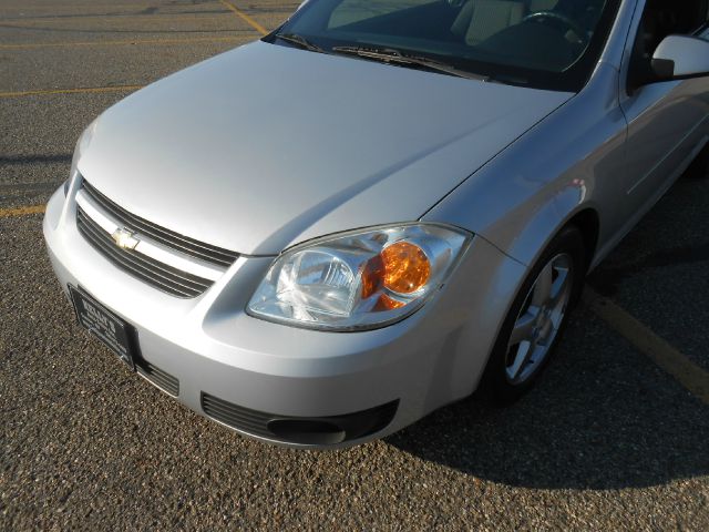 Chevrolet Cobalt 2005 photo 2