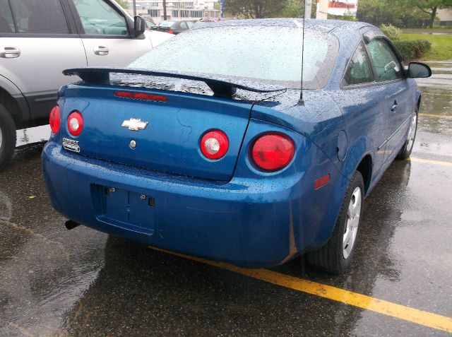 Chevrolet Cobalt 2005 photo 2