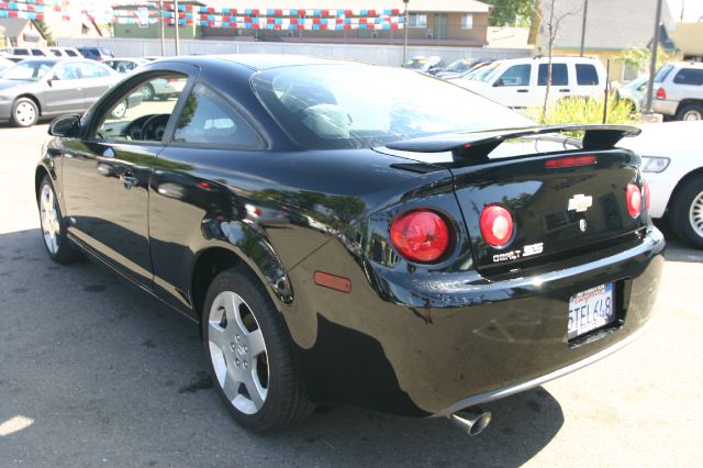 Chevrolet Cobalt 4WD 4dr V6 5-spd AT Coupe