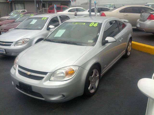 Chevrolet Cobalt 4WD 4dr V6 5-spd AT Coupe