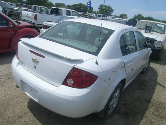 Chevrolet Cobalt 2006 photo 2