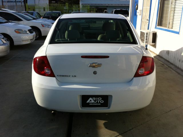 Chevrolet Cobalt 3.2 Sedan 4dr Sedan