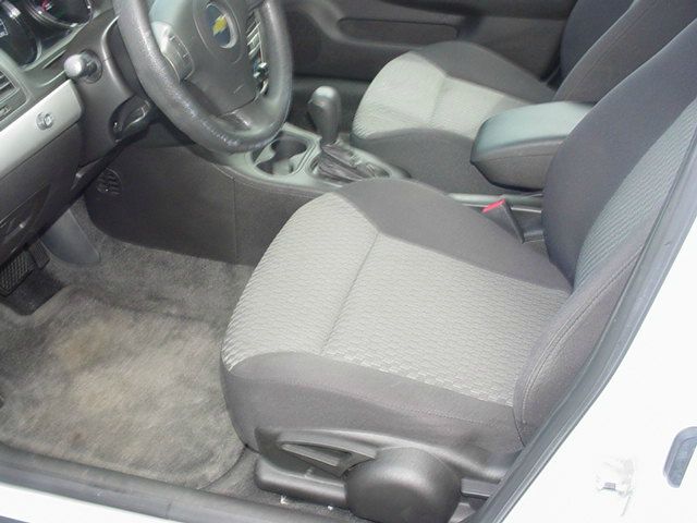 Chevrolet Cobalt 2009 photo 3