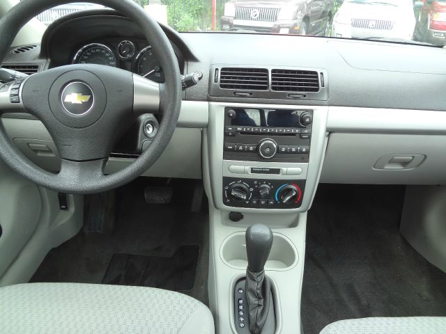 Chevrolet Cobalt 2010 photo 3