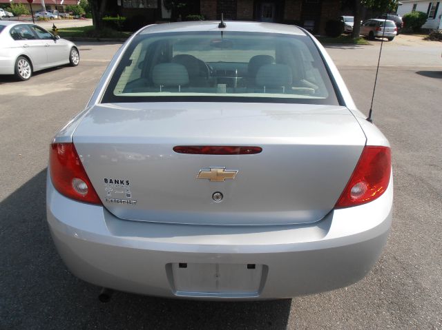 Chevrolet Cobalt 2010 photo 3