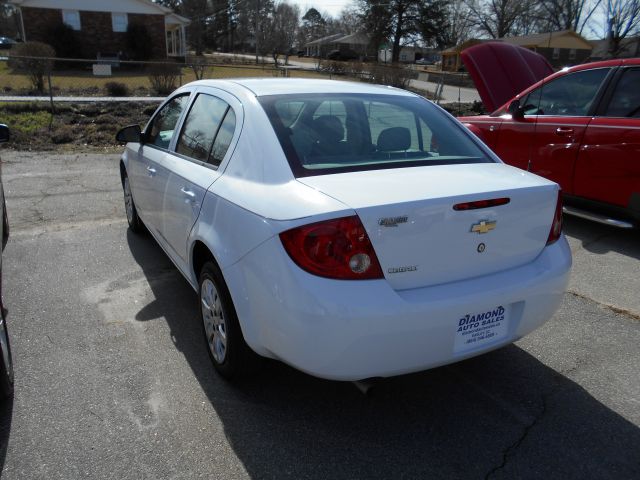 Chevrolet Cobalt 2010 photo 2