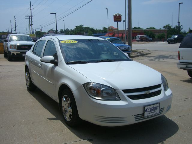 Chevrolet Cobalt 2010 photo 2